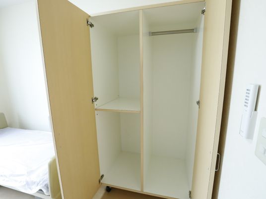 整頓された居室のクローゼット