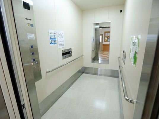 廊下にあるエレベーター