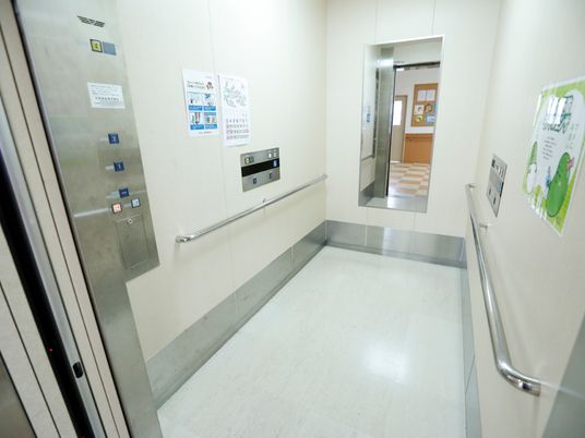 広々とした清潔な廊下