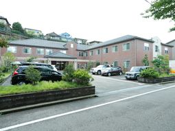 赤レンガ造りの建物外観