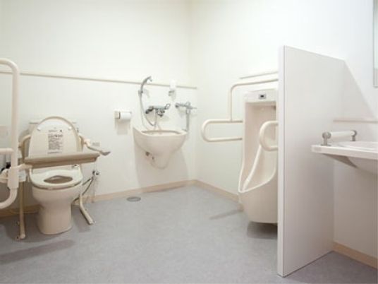 バリアフリーのトイレ空間