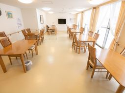 明るいダイニングルーム