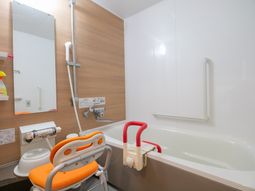 清潔感のあるバリアフリー浴室