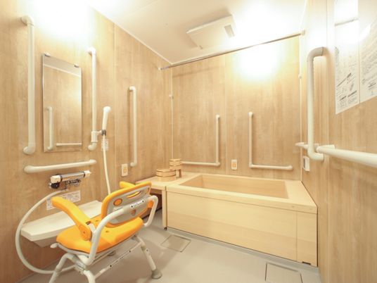 バリアフリーの浴室設備