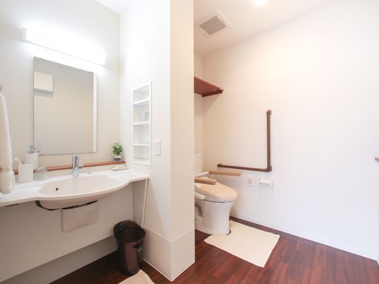 バリアフリー設計の洗面所