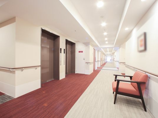 廊下の明るい空間