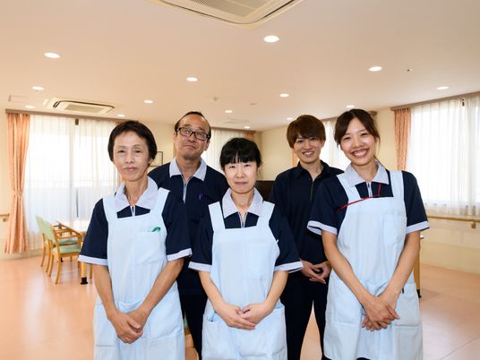 笑顔のスタッフ達