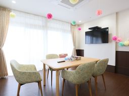 明るいリビングの一角