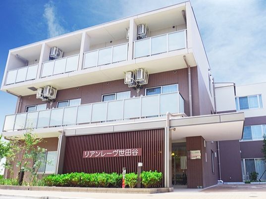 きれいな施設の外観