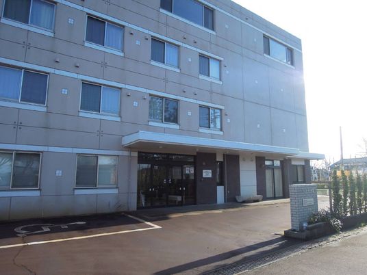 建物外観と入口