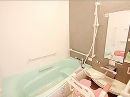 バリアフリーの浴室
