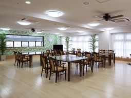 清潔なダイニングルーム
