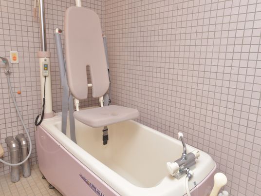 バリアフリー対応の浴室