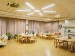 広々とした明るいダイニング