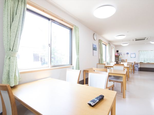 明るい食堂の風景