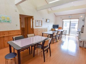 木目調の居心地のいい食堂