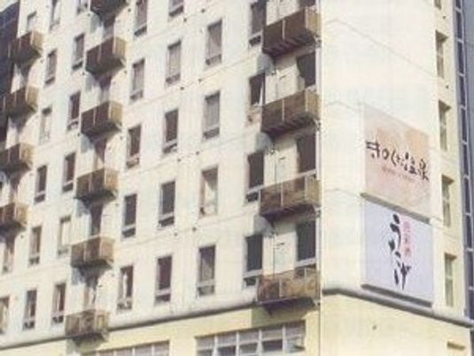 多階建て建物外観