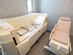 機能的なバリアフリー浴室