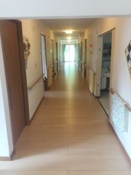 廊下の明るい空間