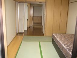 清潔な和室の居室