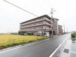 多階層の建物外観