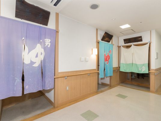 和風の柔らかい雰囲気の廊下