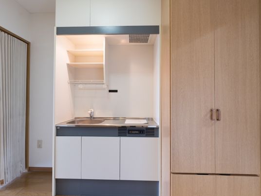 シンプルな洋室キッチン