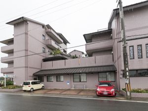 多階層の建物外観