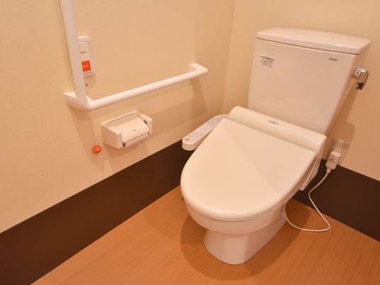 手すり付きトイレ設備
