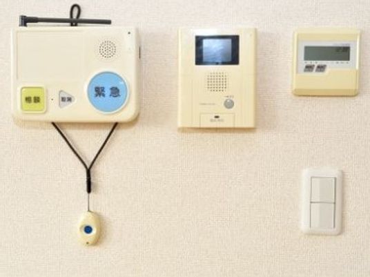コールボタン等の設備壁面