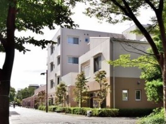 落ち着いた雰囲気の外観