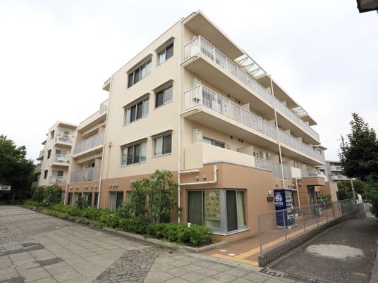 清潔感ある外観の建物