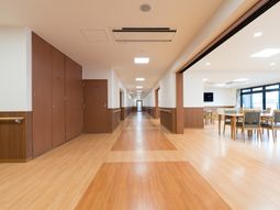 清潔感ある廊下イメージ