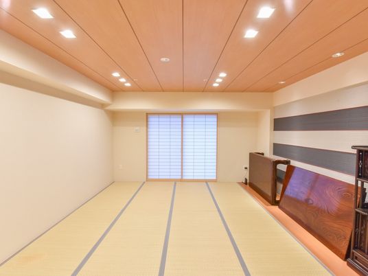 明るい広々和室