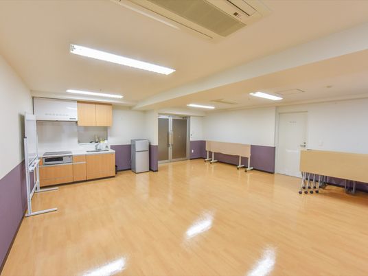 キッチン付きの広々した空間
