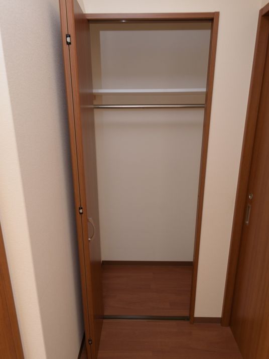 整理しやすい広々としたクローゼット
