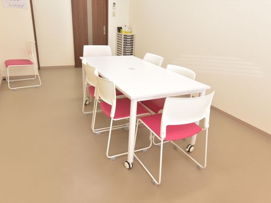 明るい多目的スペース