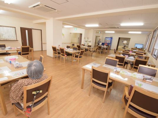 明るい共有ダイニング