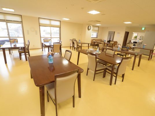 広々とした食堂の様子 