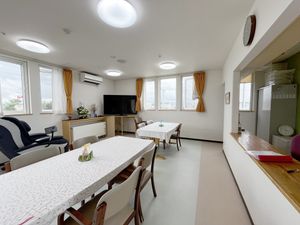 明るい食堂
