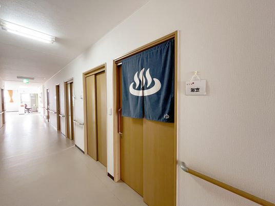 浴室前の廊下