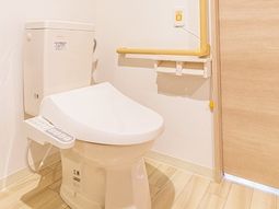 手すり付きトイレ