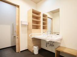 明るい清潔な洗面台