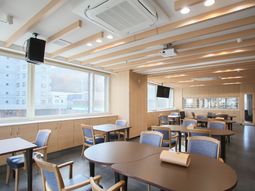 明るいダイニングスペース