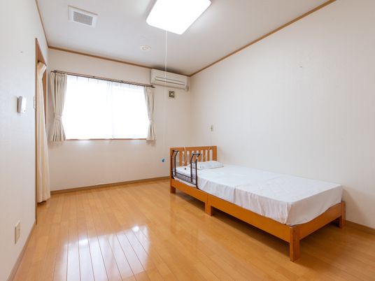 シンプルな居室風景