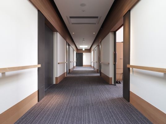 清潔感のある明るい廊下