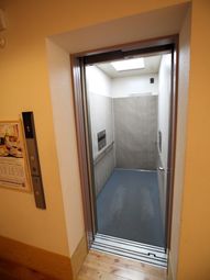 エレベーター入口