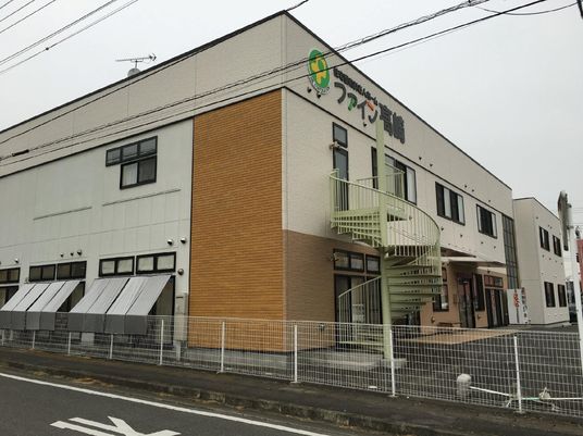 施設外観の建物