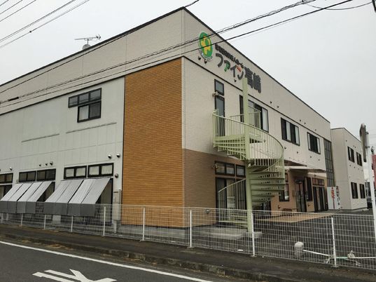 施設外観の建物