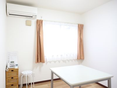 居室の一角と家具